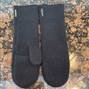 Lululemon Black Knit Mittens